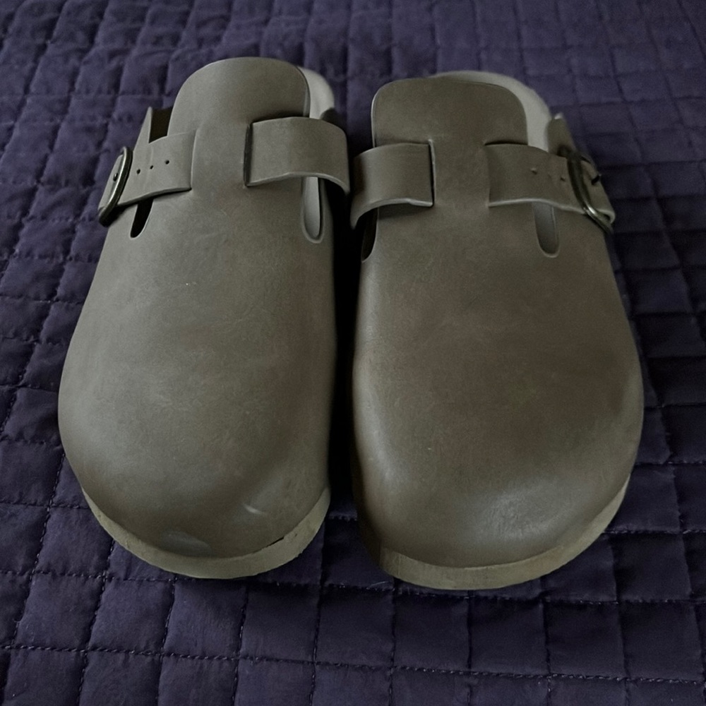 Mad Love clogs